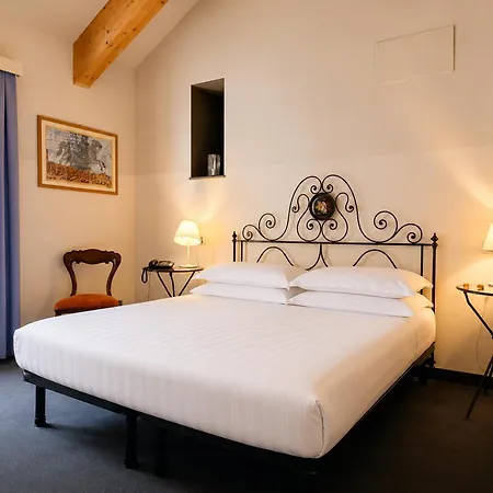 Phi Palio 4*